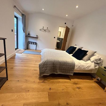 Bed and Breakfast Lavender Retreat Рексем Экстерьер фото