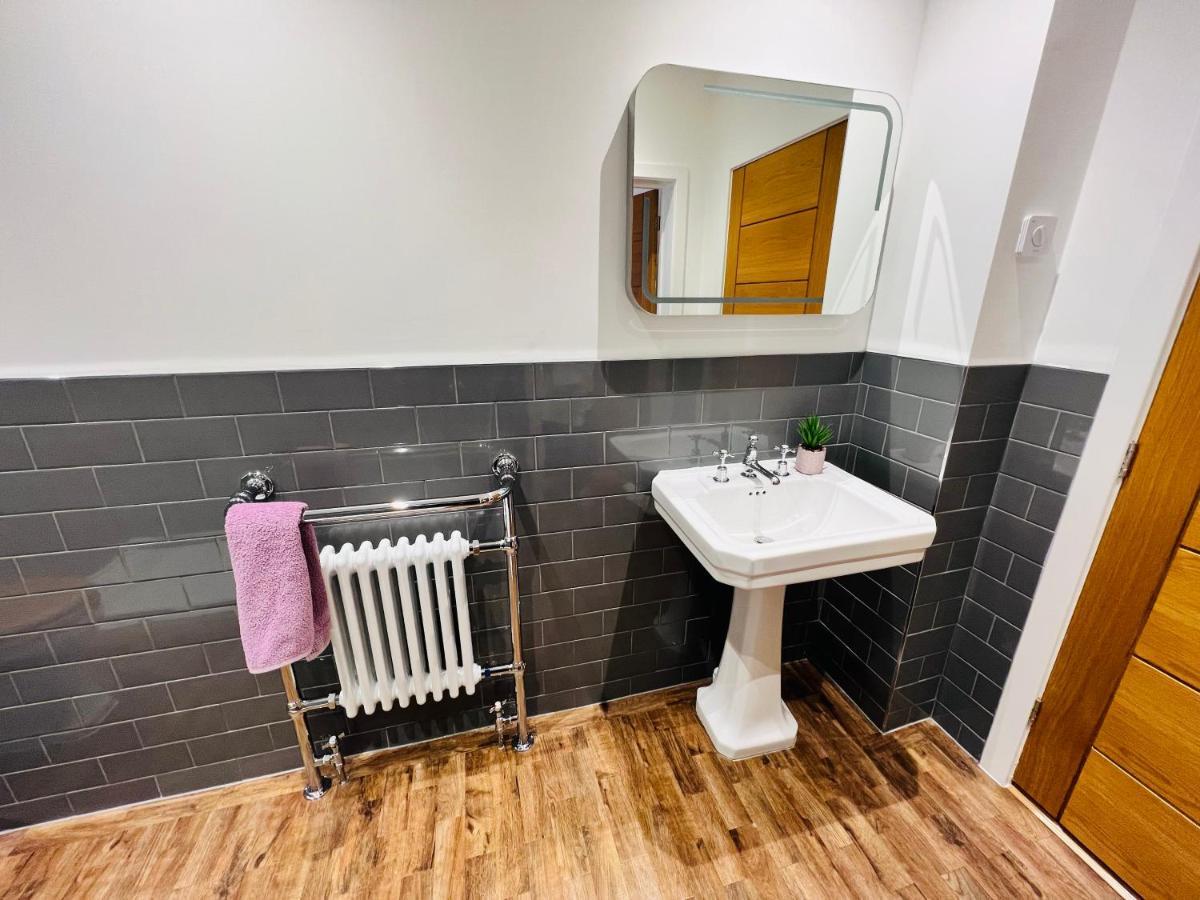 Bed and Breakfast Lavender Retreat Рексем Экстерьер фото